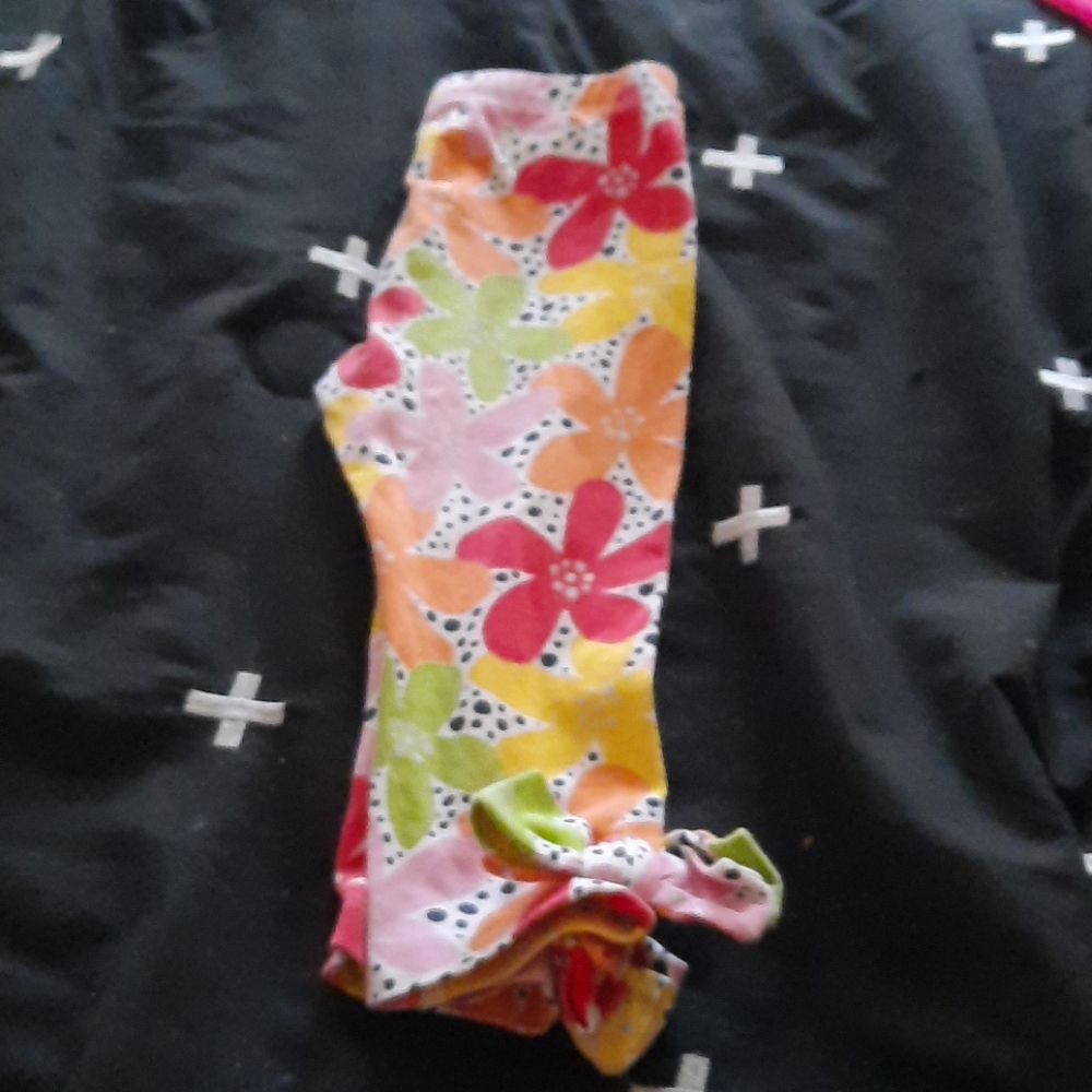 Flower leggings with bow at the ends of the leg